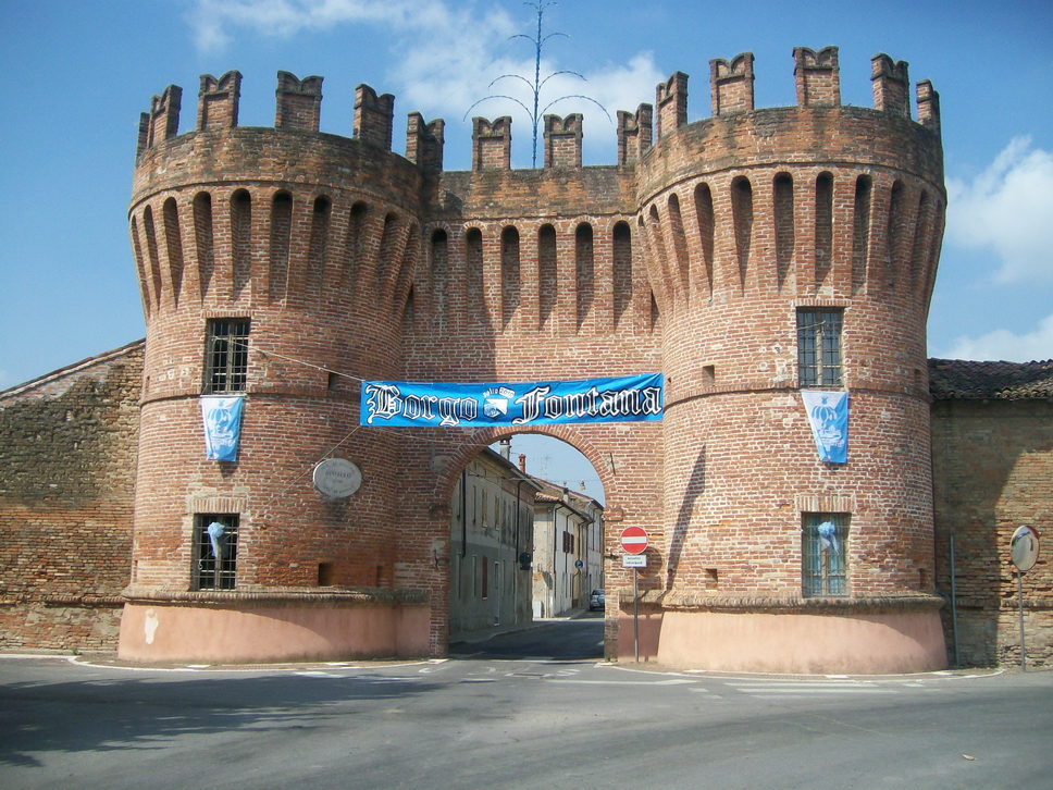 22 Rivarolo Mn.JPG - Rivarolo Mantovano, la cinquecentesca "Porta Mantova"